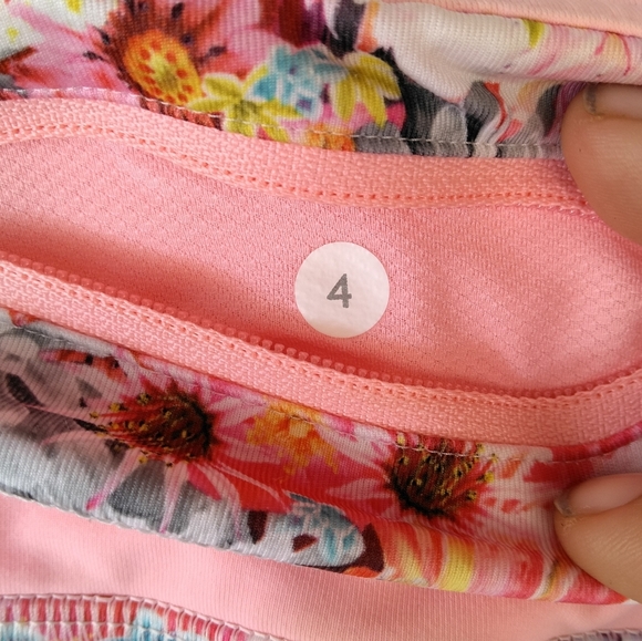 Lululemon Inspire Crop II All Luxtreme Flowabunga Bleached Coral Floral Size 4 - Picture 10 of 11